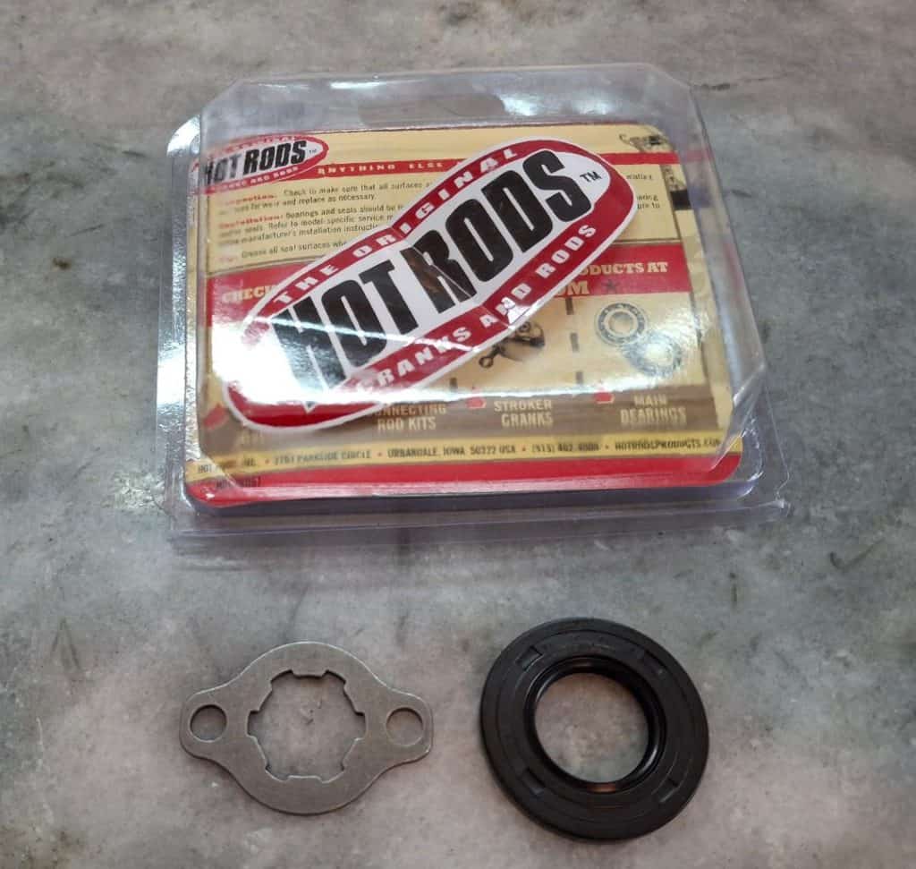 Hot Rods engine rebuild kit with gasket and seal for motorcycle and car engines.
